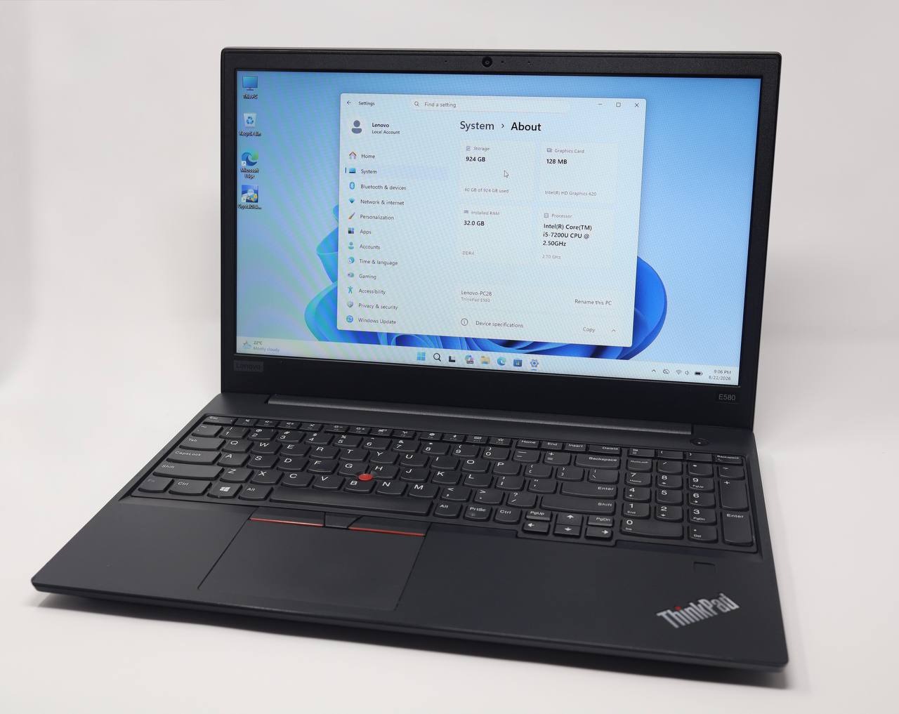 Lenovo ThinkPad E580 — product view 1